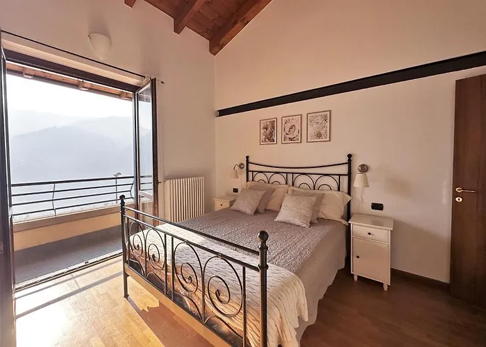 Chiaro Di Luna - Carate Urio